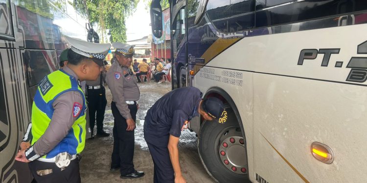 Operasi Lilin Candi 2025, Polres Jepara Gelar Ramp Check Bus