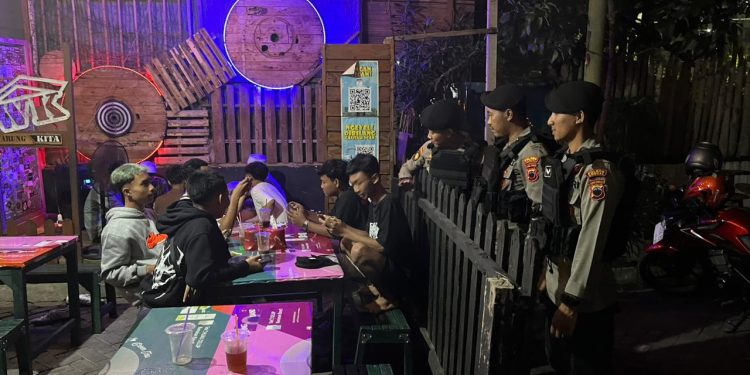 Polres Kendal Gelar Patroli Pusat Keramaian pada Sabtu Malam