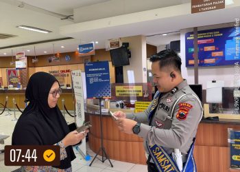 layanan Cepat dan Terarah, Duta Pelayanan Hadir di Samsat Semarang 2
