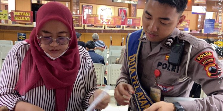 Antrean Lebih Tertib, Pelayanan Lebih Cepat Berkat Duta Pelayanan Samsat Semarang 2
