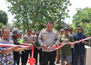 Dukung Aktivitas Warga, Kapolres Blora Resmikan Jembatan Presisi Hasil Gotong Royong di Bangkle