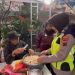 Polwan Cantik Bantu Memasak untuk Pengungsi Bencana Alam di Jepara