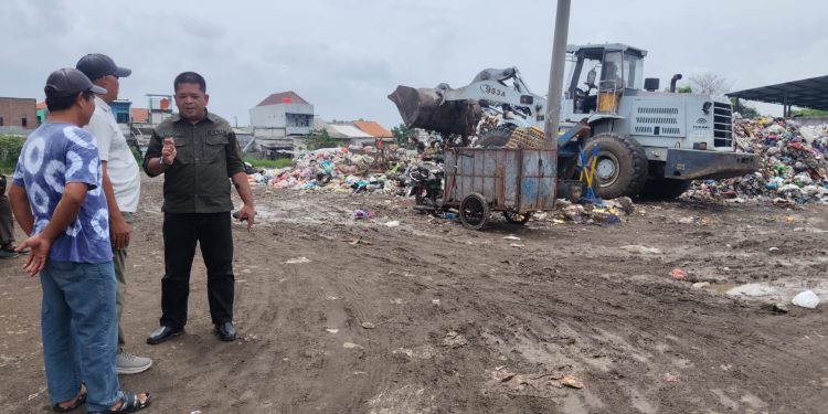 TPS Muktiharjo Kidul Dikeluhkan Warga, LPMK Soroti Sampah Menumpuk dan Ancaman Banjir