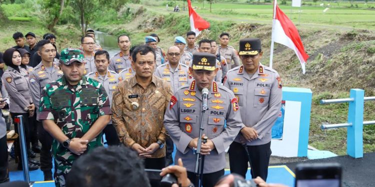 Kapolri Resmikan 19 Jembatan Merah Putih Presisi di Jawa Tengah, Perkuat Hubungkan Polri dan Masyarakat
