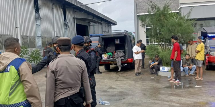 Gandeng Tim Gegana Brimob Polda Jateng, Polres Jepara Selidiki Dampak Kimia Kebakaran Pabrik Busa 