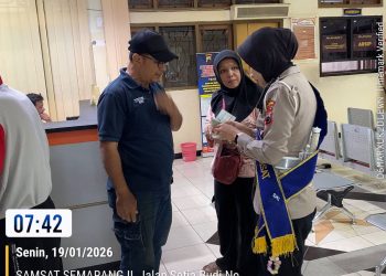 Antrean Lebih Terkendali Berkat Peran Aktif Duta Pelayanan Ditlantas Polda Jateng di Samsat Semarang 2