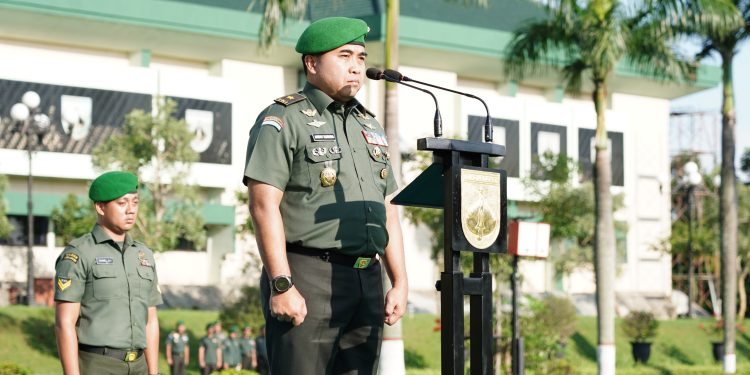 Kasdam IV/Diponegoro Pimpin Upacara Bendera 17-an Bulan Januari 2026