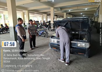 Antrean Lebih Terkendali Berkat Peran Aktif Duta Pelayanan Ditlantas Polda Jateng di Samsat Semarang 2
