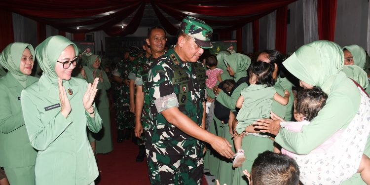 Kedekatan Pangdam dan Ketua Persit KCK PD IV/Diponegoro dengan para Prajurit dan keluarganya