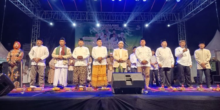 Pemalang Bersholawat Warnai Peringatan Hari Jadi ke-451, Dandim 0711/Pemalang Turut Hadir