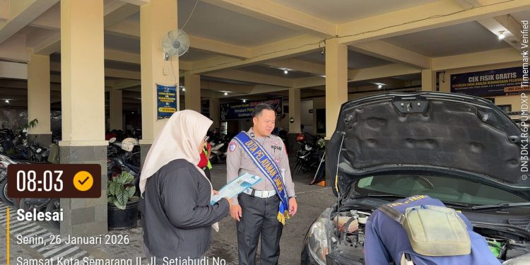 Antrean Pengesahan dan Perpanjangan STNK di Samsat Semarang 2 Kian Tertib Berkat Peran Aktif Duta Pelayanan