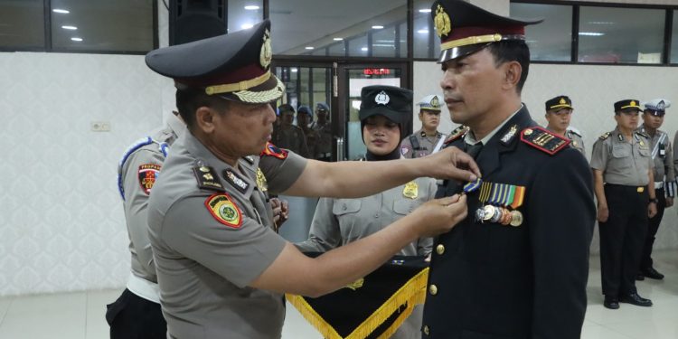 Polres Jepara Gelar Upacara Penganugerahan Tanda Kehormatan Satyalencana Pengabdian