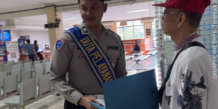 Urus Perpanjangan dan Pengesahan STNK Lebih Mudah, Duta Pelayanan Samsat Kota Semarang 2 Hadir Bantu Wajib Pajak