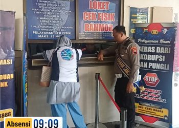 Urus STNK Lebih Cepat dan Nyaman, Duta Pelayanan Dampingi Wajib Pajak di Samsat Semarang 2