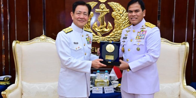 Perkuat Diplomasi Maritim, Kasal Terima Kunjungan Kehormatan Chief of Staff of Japan’s Maritime Self-Defence Force