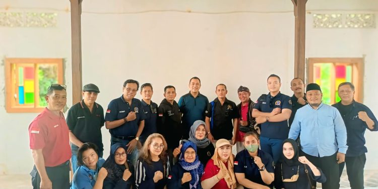 DPW PWDPI Jawa Tengah Silaturahmi ke Rumah Penasehat, Hendrar Prihadi Tekankan Peran Strategis Wartawan