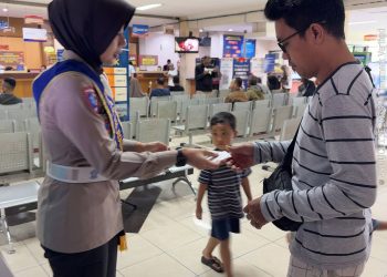 Pelayanan Ramah dan Efektif, Duta Pelayanan Perkuat Kepercayaan Masyarakat di Samsat Semarang 2