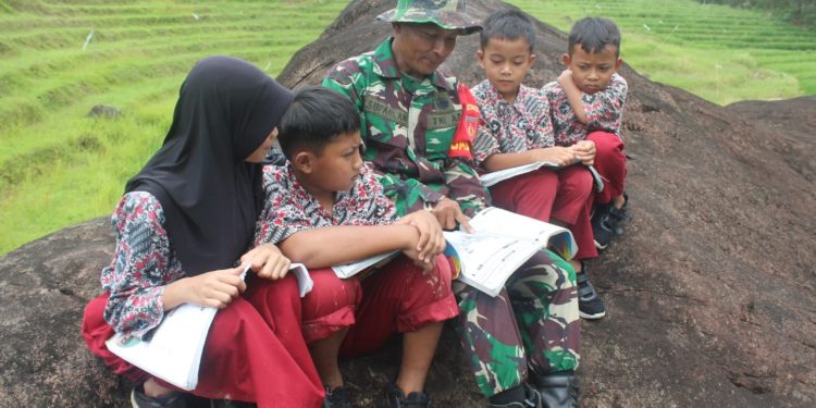 Harmoni Pengabdian Prajurit di Jalur Pembangunan Desa