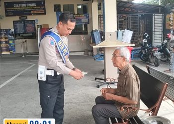 Respons Cepat dan Humanis, Duta Pelayanan Bantu Wajib Pajak Proses Pengesahan dan Perpanjangan STNK di Samsat Semarang 2