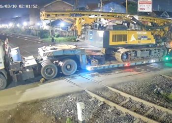 Truk Trailer Tersangkut di Perlintasan Kaligawe, KAI Daop 4 Semarang Siapkan Tuntutan Ganti Rugi