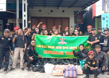 Satgas GRIB Jaya DPD Jateng Bagikan Ribuan Takjil untuk Warga Genuk Semarang