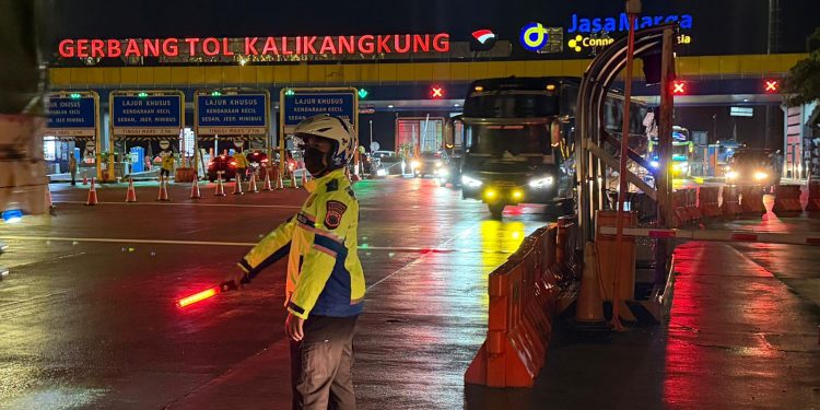 Hari ke 2 OKC, 31.703 Kendaraan Masuk Jateng Lewat GT Kalikangkung, Polda Jateng; sudah mulai ada peningkatan Arus