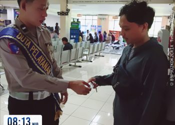 Kehadiran Duta Pelayanan Terbukti Efektif, Wajib Pajak Lebih Mudah Urus STNK di Samsat Semarang 2