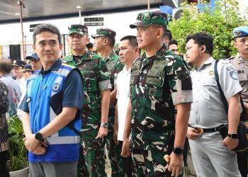 Pangdam IV/Diponegoro Hadiri Flag Off One Way Arus Balik di Gerbang Tol Kalikangkung