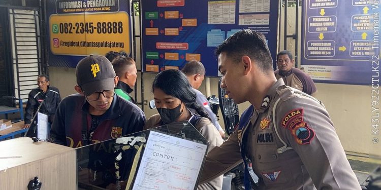 Sentuhan Ramah Duta Pelayanan: Perpanjangan STNK di Samsat Semarang 2 Jadi Lebih Cepat dan Bersahabat