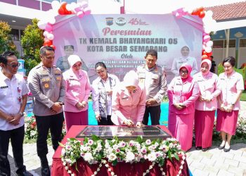 Kapolda Jateng dan Ketua Bhayangkari Jawa Tengah Resmikan TK Kemala Bhayangkari 05 Semarang