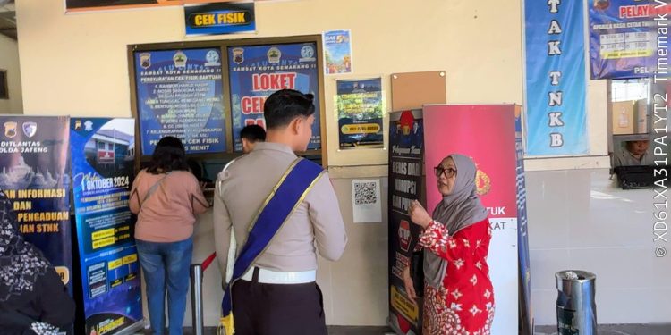 Lebih Mudah, Lebih Terbantu: Duta Pelayanan Dampingi Wajib Pajak Urus Pengesahan STNK