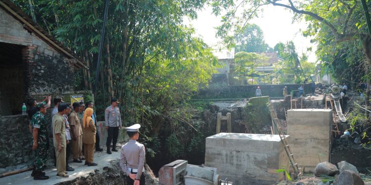 Polres Klaten Perkuat Infrastruktur dan Pemulihan Pascabencana melalui Program Jembatan Merah Putih Presisi