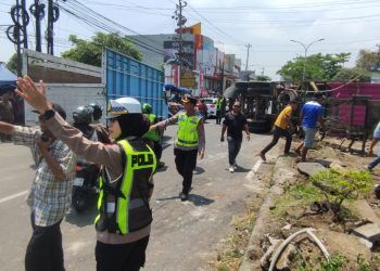 Kecelakaan Karambol di Turunan Silayur Kembali Terjadi, Truk Kontainer Rem Blong Picu Kepanikan