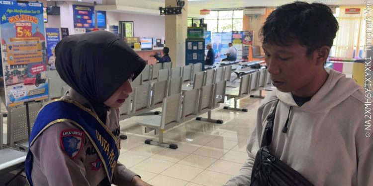 Duta Pelayanan Jadi Kunci Pelayanan Cepat dan Efisien di Samsat Semarang 2