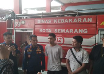 Aksi Konyol Debt Collector di Semarang: Buat Laporan Fiktif Damkar, Berujung Minta Maaf dan “Turun Langsung” Pegang Selang