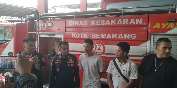 Aksi Konyol Debt Collector di Semarang: Buat Laporan Fiktif Damkar, Berujung Minta Maaf dan “Turun Langsung” Pegang Selang