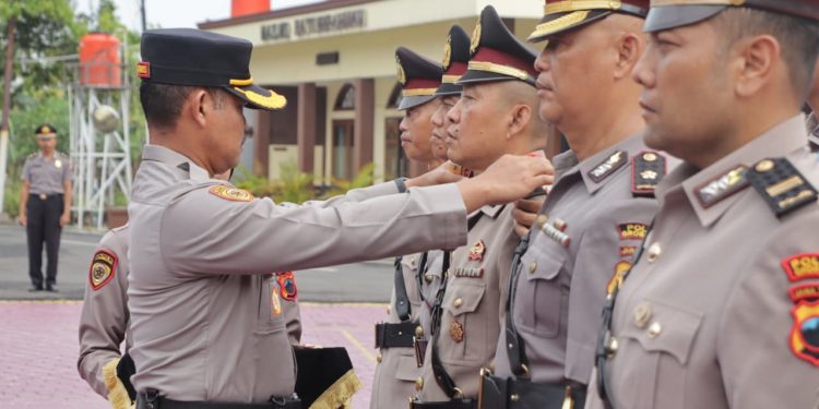 IPTU Andry Fajar Iriyanto Pimpin Polsek Ngaringan, Warnai Sertijab 6 Kapolsek Di Polres Grobogan
