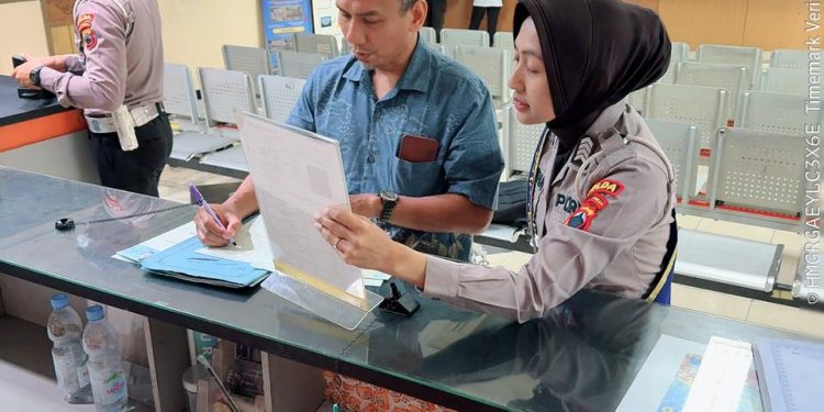 Tak Hanya Cepat, Duta Pelayanan Hadirkan Rasa Nyaman bagi Wajib Pajak di Samsat Semarang 2