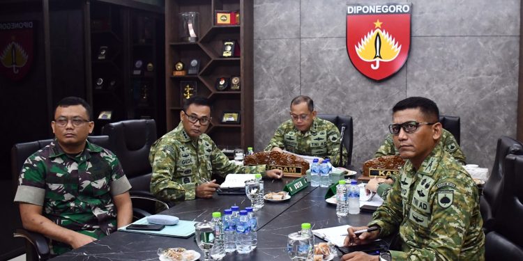 Pangdam IV/Diponegoro Hadiri Vicon Rapat Evaluasi Percepatan Pembangunan KDKMP yang Dipimpin Wapang TNI
