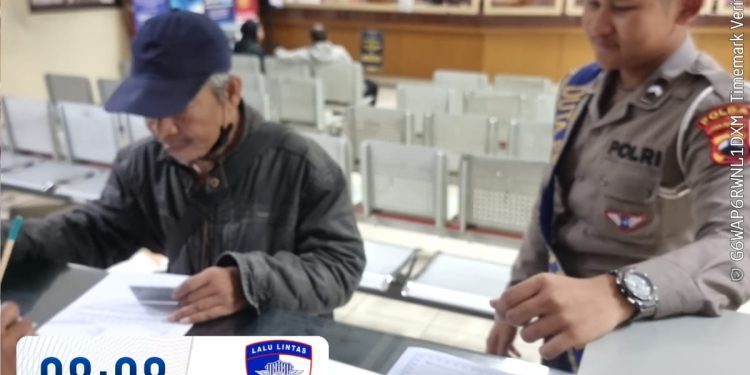 Pelayanan Cepat, Tepat, dan Ramah Jadi Komitmen Duta Ditlantas Polda Jateng di Samsat Semarang 2