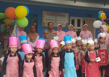 Kapolres Kudus Kunjungi TK Kemala Bhayangkari, Dukung Market Day Siswa untuk Tumbuhkan Jiwa Mandiri