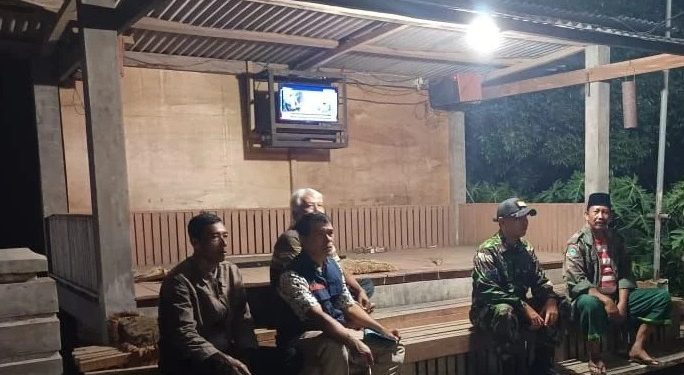 Patroli Malam Babinsa Ciptakan Rasa Aman, Warga Sambut Antusias