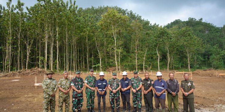 Akselerasi Kesiapan Pangkalan dan Ekonomi Desa, Kasdam IV/Diponegoro Tinjau Pembangunan Yon TP dan KDKMP