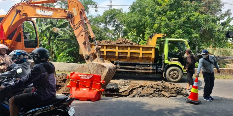 Wali Kota Semarang Agustina Wilujeng Gercep Instruksikan DPU Perbaiki Jalan Rusak Akibat Tonase Berlebih