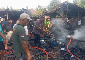 Rumah Kayu Jati di Kedungtuban Terbakar Diduga Akibat Korsleting Listrik