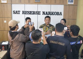 Nekat Selundupkan Sabu dan Ratusan Obat Terlarang di Celana Dalam Saat Besuk Suami, IRT Ditangkap di Lapas Sragen