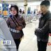 Pelayanan Makin Ramah dan Terarah, Duta Pelayanan Ditlantas Polda Jateng Bantu Kelancaran Urus STNK di Samsat Semarang 2
