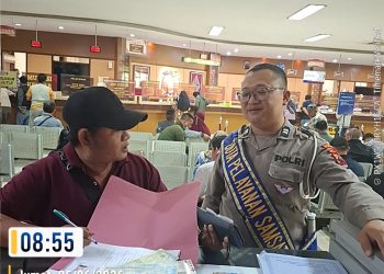 Duta Pelayanan Ditlantas Polda Jateng Permudah Wajib Pajak Urus Perpanjangan dan Pengesahan STNK di Samsat Semarang 2