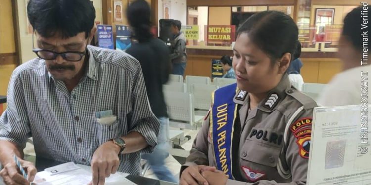 Duta Pelayanan Ditlantas Polda Jateng Permudah Proses Pengesahan STNK, Wajib Pajak Merasa Lebih Nyaman dan Terbantu
