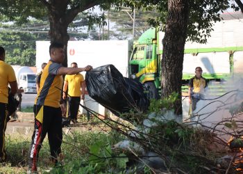 Sambut Hari Bhayangkara Ke-80, Polres Kudus Hijaukan Terminal Jati dan Salurkan 100 Paket Bansos